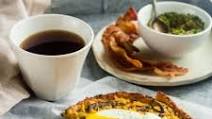 Breakfast Cauliflower Pizza with Eggs and Leek Bacon Pesto Breakfast Cauliflower Pizza with Eggs and Leek Bacon Pesto