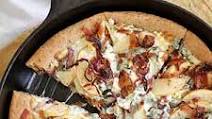 Caramelized Apple, Bacon and Blue Cheese Pan Pizza Caramelized Apple, Bacon and Blue Cheese Pan Pizza