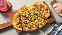 Tre Stelle Saag Paneer Pizza with Creamy Coconut Sauce Tre Stelle Saag Paneer Pizza with Creamy Coconut Sauce