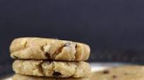 Raw Vegan Chocolate Chip Cookies Raw Vegan Chocolate Chip Cookies