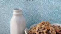 Macadamia Nut Chocolate Chip Cookies with Coconut Macadamia Nut Chocolate Chip Cookies with Coconut