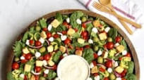Christmas Salad Wreath with Creamy Italian Dressing Christmas Salad Wreath with Creamy Italian Dressing