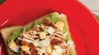 PAN TOSTADO CON CHILAQUILES Y GUACAMOLE PAN TOSTADO CON CHILAQUILES Y GUACAMOLE