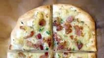 Loaded Mashed Potato Pizza Loaded Mashed Potato Pizza