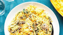 Spaghetti Squash with Mushrooms, Spinach, and Goat Cheese Spaghetti Squash with Mushrooms, Spinach, and Goat Cheese