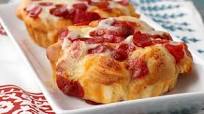 Pepperoni-Pizza Monkey Bread Pepperoni-Pizza Monkey Bread
