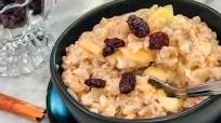 Easy Rice Cooker Oatmeal with Apples and Cinnamon Easy Rice Cooker Oatmeal with Apples and Cinnamon