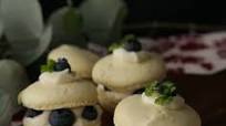Lemon Macarons Lemon Macarons