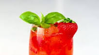Simple Strawberry Mocktail (Strawberry Limeade) Simple Strawberry Mocktail (Strawberry Limeade)