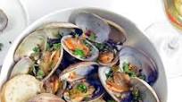 Steamer Clams with Butter, Garlic and White Wine Sauce Steamer Clams with Butter, Garlic and White Wine Sauce