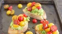 Smashed Avocado and Tomato Bruschetta Smashed Avocado and Tomato Bruschetta