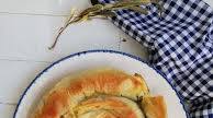Spanakopita o pastel griego de queso feta y espinacas Spanakopita o pastel griego de queso feta y espinacas
