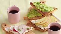 Tostadas de crema de queso y aguacate Tostadas de crema de queso y aguacate