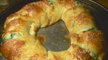 Spinach and Artichoke Wreath(Pampered Chef Copycat) Spinach and Artichoke Wreath(Pampered Chef Copycat)