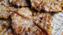 Easy Cinnamon Roll Waffles Easy Cinnamon Roll Waffles