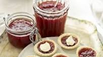 Soft-set strawberry & Pimm's jam Soft-set strawberry & Pimm's jam