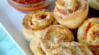 Easy Pepperoni Pizza Roll Ups Easy Pepperoni Pizza Roll Ups