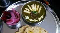 Recipe of Quick Makki ki Roti with Palak Paneer Recipe of Quick Makki ki Roti with Palak Paneer