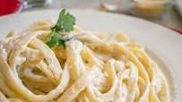 Garlic Alfredo Sauce with Romano Cheese Garlic Alfredo Sauce with Romano Cheese