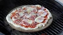Pizza on the Big Green Egg Pizza on the Big Green Egg