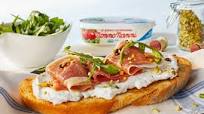 Bruschetta refinada con jamón crudo y pistachos Bruschetta refinada con jamón crudo y pistachos