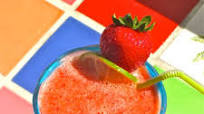 Summer Cocktail Recipe: The Classic Frozen Strawberry Daiquiri Summer Cocktail Recipe: The Classic Frozen Strawberry Daiquiri