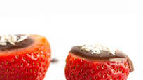Chocolate Coconut Cream Stuffed Strawberries Chocolate Coconut Cream Stuffed Strawberries