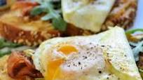 Bacon, Egg, and Caramelized Onion Hummus Toast Bacon, Egg, and Caramelized Onion Hummus Toast