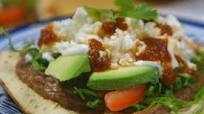 Tostadas de frijoles con queso Tostadas de frijoles con queso
