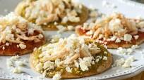 Receta de Chalupas poblanas mexicanas Receta de Chalupas poblanas mexicanas
