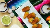 Chiles Güeros Rellenos con Salsa Tricolor Chiles Güeros Rellenos con Salsa Tricolor