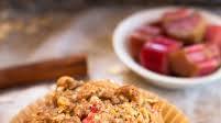 Rhubarb Oat Muffins with Cinnamon Butter Crumble Rhubarb Oat Muffins with Cinnamon Butter Crumble