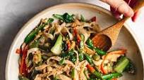 Chicken Lo Mein with vegetables (Paleo, Keto, Low Carb) Chicken Lo Mein with vegetables (Paleo, Keto, Low Carb)