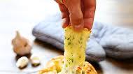 Cheesy Pull-Apart Garlic Bread Cheesy Pull-Apart Garlic Bread