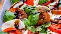 Easy Caprese Salad Easy Caprese Salad