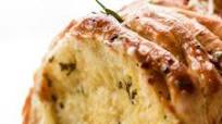 Rosemary Garlic Pull Apart Bread Rosemary Garlic Pull Apart Bread