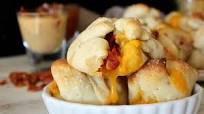 Cheesy Pretzel Knots Cheesy Pretzel Knots