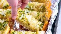 Easy Buttery Garlic Bread Easy Buttery Garlic Bread