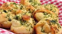 Italian Garlic Knots Italian Garlic Knots