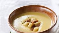 Crema di zucca con pancetta croccante e crostini Crema di zucca con pancetta croccante e crostini