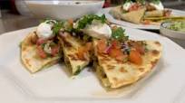 Oven-Baked Quesadillas with Fresh and Spicy Guacamole Oven-Baked Quesadillas with Fresh and Spicy Guacamole