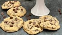 Copycat Crumbl Chocolate Chip Cookies Copycat Crumbl Chocolate Chip Cookies