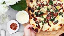 Spinach and Mushroom Alfredo Pizza Spinach and Mushroom Alfredo Pizza