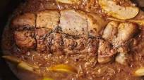 Slow Cooker Fall-Apart Braised Pork with Cabbage and Apples Slow Cooker Fall-Apart Braised Pork with Cabbage and Apples