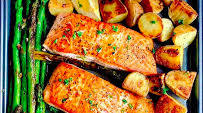 Lemon Garlic Butter Baked Salmon with Potatoes and Asparagus Lemon Garlic Butter Baked Salmon with Potatoes and Asparagus