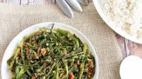 Kangkung Belacan (Stir-fried Water Spinach with Shrimp Paste) Kangkung Belacan (Stir-fried Water Spinach with Shrimp Paste)