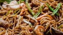 Filipino Noodles with Pork and Shrimp (Pancit Canton) Filipino Noodles with Pork and Shrimp (Pancit Canton)