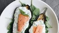 Berenjenas asadas con tzatziki y salmón - Roasted eggplants with tzatziki and salmon Berenjenas asadas con tzatziki y salmón - Roasted eggplants with tzatziki and salmon