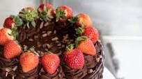 Dark Chocolate Covered Strawberry Cake Dark Chocolate Covered Strawberry Cake