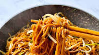 Soy Sauce Pan Fried Noodles (Cantonese Chow Mein) Soy Sauce Pan Fried Noodles (Cantonese Chow Mein)